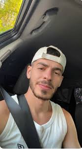 Hello group, My name is Fiorenzo, I am a 26 years old boy who come from Sud  Italy. I am an easygoing person, I love talking to people of different age  and