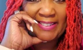 Deidre Dunn's Instagram, Twitter & Facebook