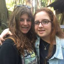 Elyse Steinberger's Instagram, Twitter & Facebook