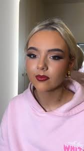 Red lippy moment 💋