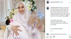 Disebut pernah jadi istri siri uje, oki setiana dewi beberkan status hubungannya dengan mendiang. Usai Alami Ttn Bayi Oki Setiana Dewi Kini Masih Pakai Selang