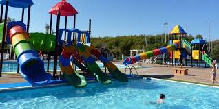 Camping La Foce Auf Sardinien In Valledoria Premiumcamping In Italien Familienurlaub Urlaubmitkindern Pool Poolgoal Sardinien Camping Familien Urlaub