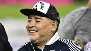 Wie mehrere medien aus seiner heimat argentinien vermelden, wurden beim heute.at. Diego Maradona Bleibt Trainer Bei Gimnasia Vertrag Um Ein Jahr Verlangert Goal Com