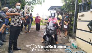 Tidak sekadar berlaku di malaysia malah di merata tempat. Nusabali Com Rekontruksi Kasus Pembuangan Bayi Tersangka Peragakan 45 Adegan