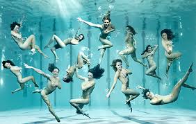International - german.china.org.cn - Britische Olympia-Sportlerinnen  posieren nackt für ein Unterwasserfoto