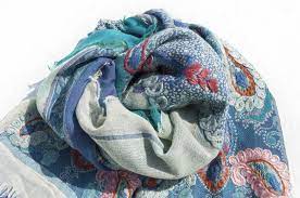 水煮羊毛披肩 針織圍巾 刺繡圍巾 羊絨披巾 喀什米爾cashmere 花 omhandmade 圍巾 披肩 pinkoi