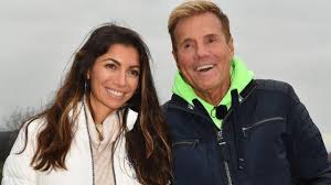 Beruflich wie privat scheinen die beiden ein echtes dreamteam zu sein, wobei sich die. Dieter Bohlen Zeigt Bild Vom Ersten Mal Mit Carina Alte Fotos Fotos Dieter Bohlen