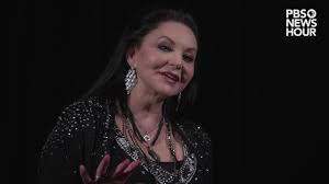 Now you know why i wanted long hair!!!. Watch Crystal Gayle On Her Life On The Road With Sister Loretta Lynn Youtube