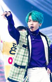 190421 Bts Boy With Luv Dionysus At Inkigayo Taehyung Bts Boys Kim Taehyung