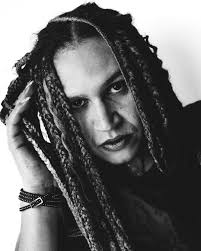 Eu queria ser Cássia Eller é um experimento artístico musical, dividido em  três atos simbólicos que narram o começo, meio e fim da carreira de uma das  maiores artistas do Brasil. A