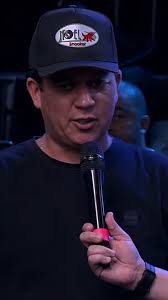 A resenha não pode parar 😅🎅🍓, Quem quiser o boné igual do  @moranguinho_sinuca acessa www.noelsnooker.com.br 😉🤣