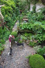If i ever buy my own home, i know who i will turn to for gardening. Artists London Home And Garden Small Gardens Beautiful Gardens Garden Design