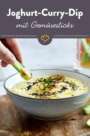 Low Carb Snack Joghurt Curry Dip Mit Gemusesticks Rezept Curry Dip Curry Rezepte