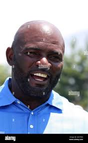 Lawrence taylor nfl hi-res stock photography and images