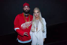 With shirin david, xavier naidoo. Shirin David Chris Von Bullshit Tv Du Kannst Mit Ihnen Ins Kino Bravo