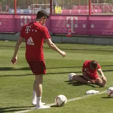 Robert lewandowski | best 18 goals vs. Robert Lewandowski Gif Find Share On Giphy Soccer Soccer Inspiration Soccer Funny