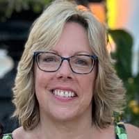 Linda Conti's Instagram, Twitter & Facebook