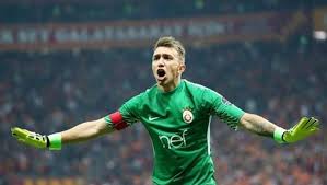 Fotospor.com web sitemizde yer almakta olan istatistiki bilgiler, sayısal veriler ve sitede yer alan tahminler sadece bilgilendirmeye yönelik olup, Muslera Dan Dev Fedakarlik Iste Alacagi Yeni Ucret
