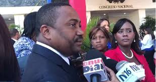 Alcalde René Polanco cree Danilo Medina debe hablar sobre venta terrenos de  Duquesa