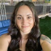 500+ "Kimberly León" profiles