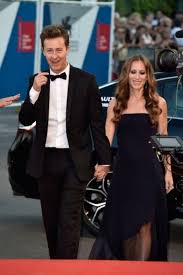 Edward harrison norton is an american actor and filmmaker. Edward Norton And Shauna Robertson Dating Gossip News Photos