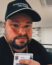 Corinthians se arma num 3-5-2 para encarar pernambucanos no domingo na Ilha  do Retiro Sport Recife é último colocado e acho que é necessário povoar o  meio pra frear o ímpeto deles,