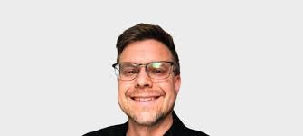 Jeffrey Grover's Instagram, Twitter & Facebook