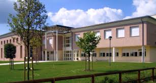 L'ultimo giorno di scuola, tanto atteso dai bambini che frequentano la scuola elementare è arrivato! Scuola Primaria In Italia Wikipedia