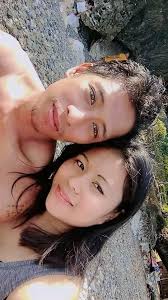 Part 1 Sad story Bea:luv sino tong nerereact mo ng heart ang dp?  Nick:friend kolang yan Bea:wee Nick:pati ba naman yan pinagseselosan mo  Bea:sorry Nick:tskkk.. *Minutes ago* Bea:luv Nick:ano Bea:Sino tong kachat