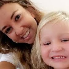 Kari Madden's Instagram, Twitter & Facebook