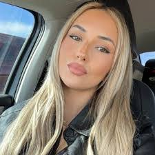 Katie Hazard's Instagram, Twitter & Facebook