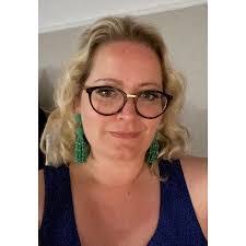 Holly Hastings's Instagram, Twitter & Facebook