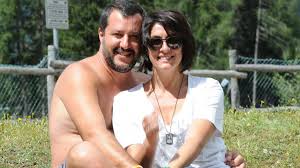 Find the perfect elisa isoardi stock photos and editorial news pictures from getty images. Elisa Isoardi Dice Addio A Matteo Salvini C E Stato Vero Amore