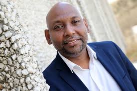 Législatives : Thierry Robert candidat pour "porter la voix des Réunionnais"