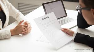 S'utilise avec les articles le, l' (devant une voyelle ou un h muet), un. Tout Savoir Pour Rediger Son Cv En Anglais Exemple Detaille