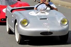 Voiture A Pedales Com Page 26 L Univers Des Voitures A Pedales Et A Moteurs Pour Enfants Voiture A Pedales Voiture Triumph Tr3