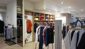 Explorez dans notre boutique la pièce qu'il manque à votre dressing de marque. Fybox Harris Wilson Installs Fybox Lightboxes To Brigthen Up The Shop In Lille