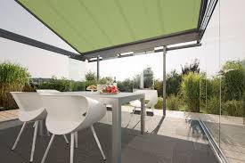 Markisen (sonnenschutz) im hornbach onlineshop online kaufen. Markise Unter Einem Terrassendach Als Sonnenschutz Schauen Sie Sich Ide Markisen In Unserer Ausstellung Einmal An 46562 V Wintergarten Markise Terrassendach