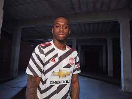 Manchester united home jersey 2020/21. Manchester United 2020 21 Third Jersey With Disruptive Play On Striped Shirts Of The Past