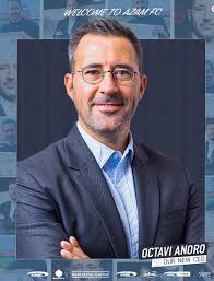 Beki wa Azam Fc, Daniel Amoah mpaka sasa ndio mchezaji wa kigeni pekee  aliyedumu katika kikosi hicho kwa muda mrefu. Amoah alijiunga na Azam 2016  na jana ameongeza mkataba utakaomuweka katika klabu