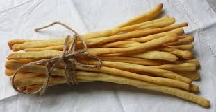 الرشتة عبارة عن طبق من المعكرونة الدقيقة، أصله من المغرب العربي ، يستهلك بشكل خاص. Cressins Stiratini Taralli Une Breve Histoire De Notre Kaki C Mangeons Bien