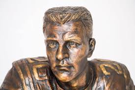 The Making of a Legend ‪The crafting of Billy Canon's statue by sculpture  artist Brian Hanlon. ‬ ‪https://lsul.su/2DPNf8m‬