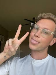 Dontcrossagayman added a new photo.