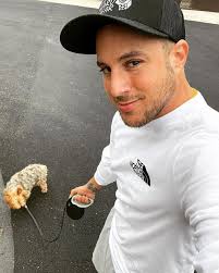 Julian Marcus Valentino (@julianmarcusvalentino) • Instagram photos and  videos