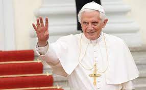 2013 trat er als oberhaupt der katholischen kirche zurück. Vor 15 Jahren Wurde Joseph Ratzinger Zum Papst Gewahlt