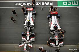 Jezdec hodil při závodě po soupeři nárazník, pak ho zmlátil. Steiner F1 Personnel Privileged And Lucky To Have A Job In The Sport