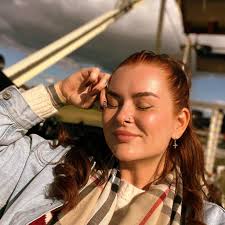 What is the name of the ceramic shop in Positano, Italy?