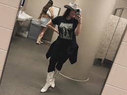 What it feels like to chew 5 gum 🫨