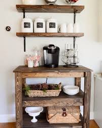 Haciendo un solo paseo podrás disfrutar de la extensa variedad de estilos que te ofrecemos: The Palets Style On Instagram Mueble De Apoyo Repisas Palets Palet Pallet Palett Barras De Cafe En Casa Estaciones De Cafe En Casa Cafeteria En Casa