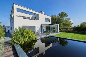 Weitere ideen zu bauhausstil, bauhausstil haus, bauhaus architektur. Villa Im Bauhausstil Mit Teich Im Garten Modern Pools Essen Von Dipl Ing Carsten Krafft Architekt Houzz